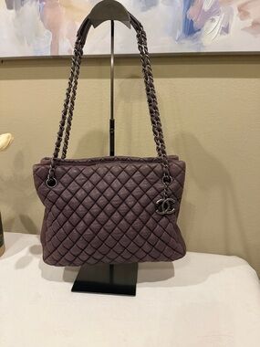 Chanel New Bubble Tote Quilted Iridescent Calfskin-plum